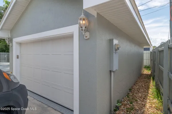 $989,000 | 2100 Vernon Place, Melbourne, FL 32901