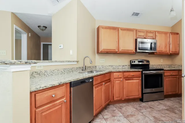 $1,415 | 11319 Cache Path, San Antonio, TX 78245
