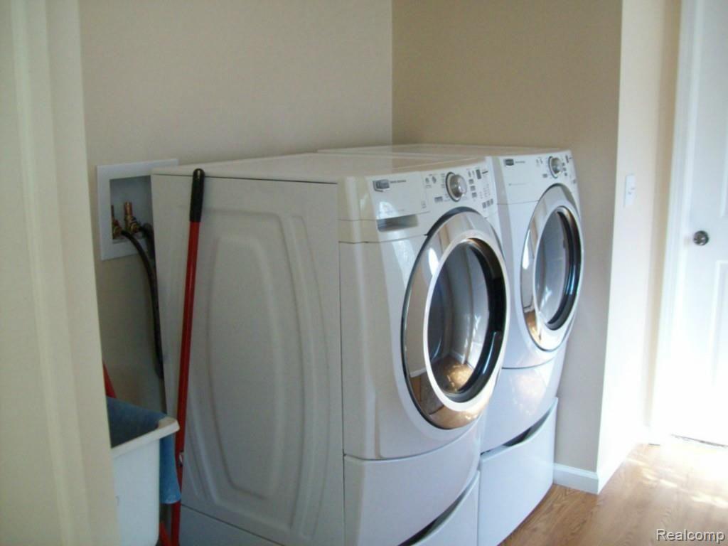 4880 Sashabaw Road Clarkston, MI 48346 - Photo 17 of 21 landry room.jpg