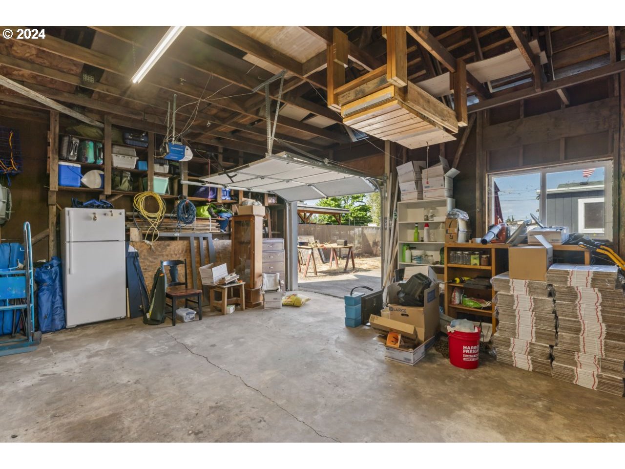 1147 33rd Street Springfield, OR 97478 - Photo 35 of 44 a view of a room with racks