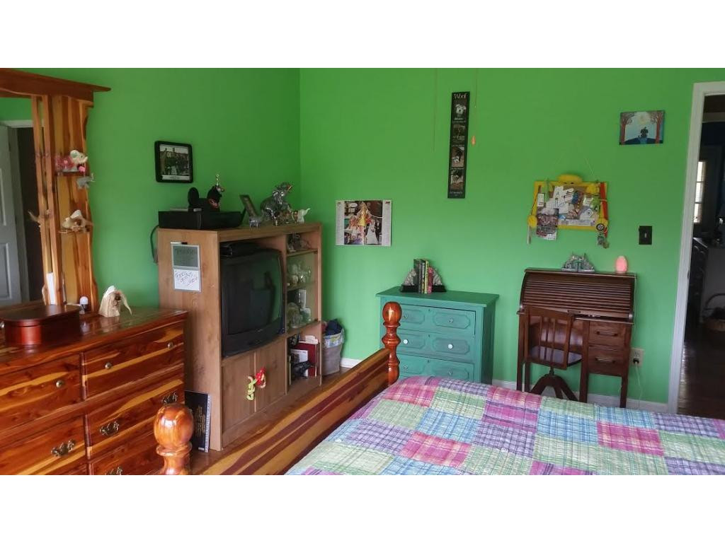 374 Reynolds Road Elizabethton, TN 37643 - Photo 12 of 24 Bedroom 2