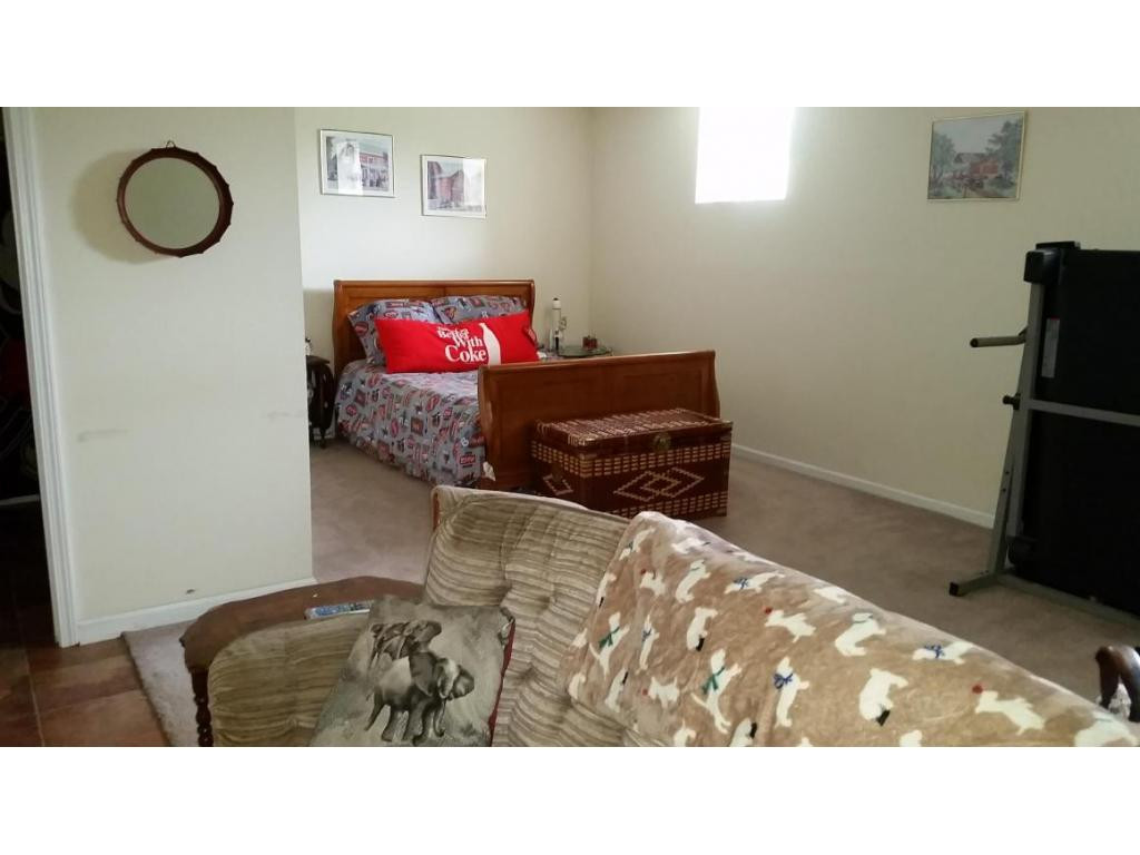 374 Reynolds Road Elizabethton, TN 37643 - Photo 17 of 24 Den Posssible 4th Bedroom