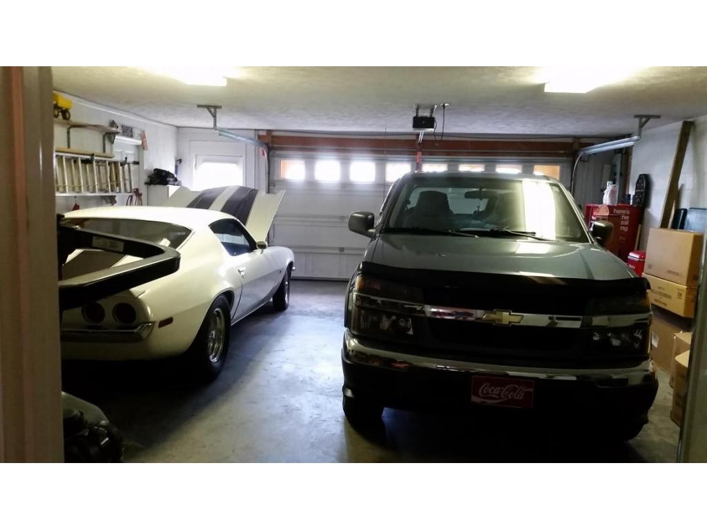 374 Reynolds Road Elizabethton, TN 37643 - Photo 19 of 24 Oversize 2 Car Garage