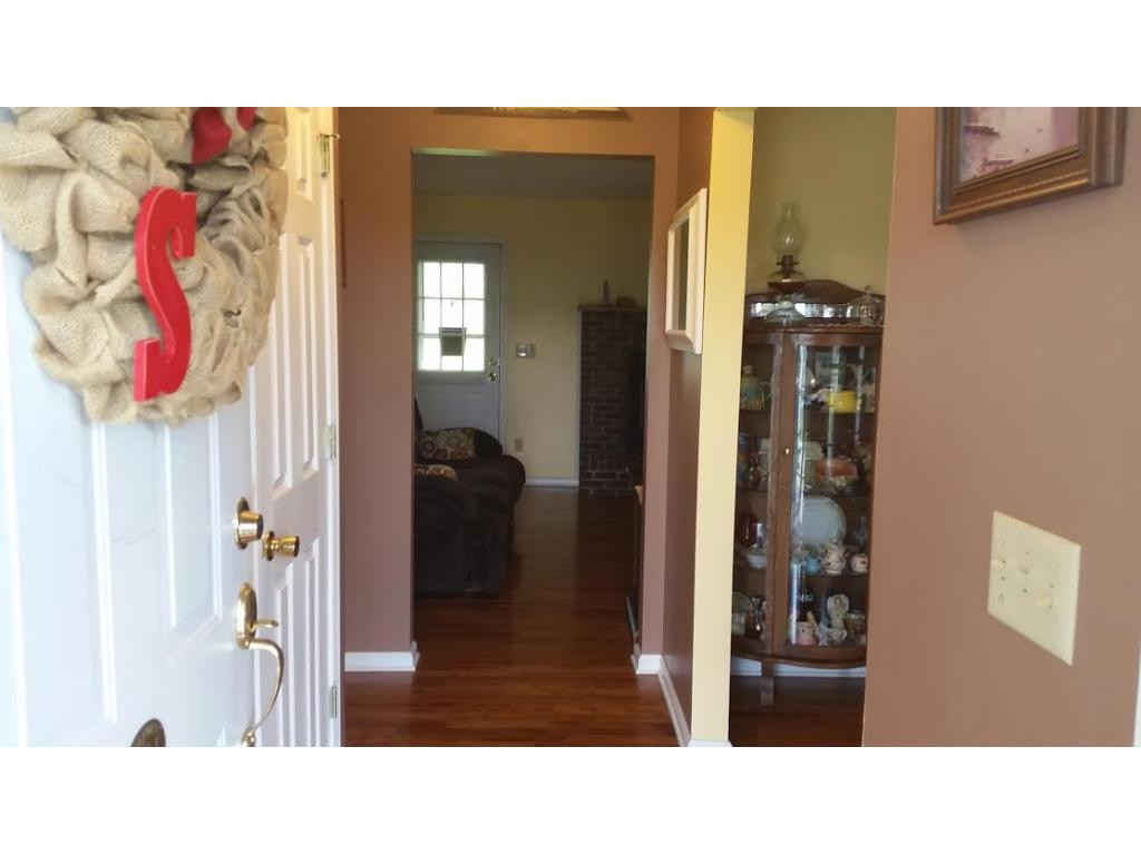 374 Reynolds Road Elizabethton, TN 37643 - Photo 2 of 24 Welcome Home