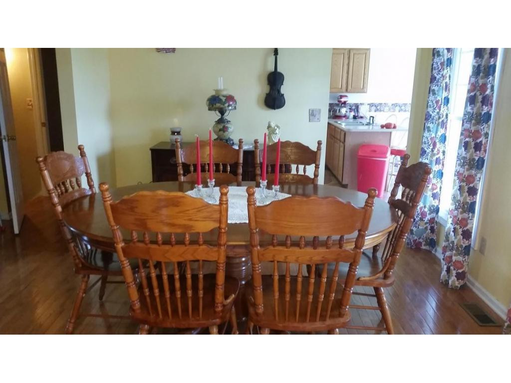 374 Reynolds Road Elizabethton, TN 37643 - Photo 3 of 24 Dining Room