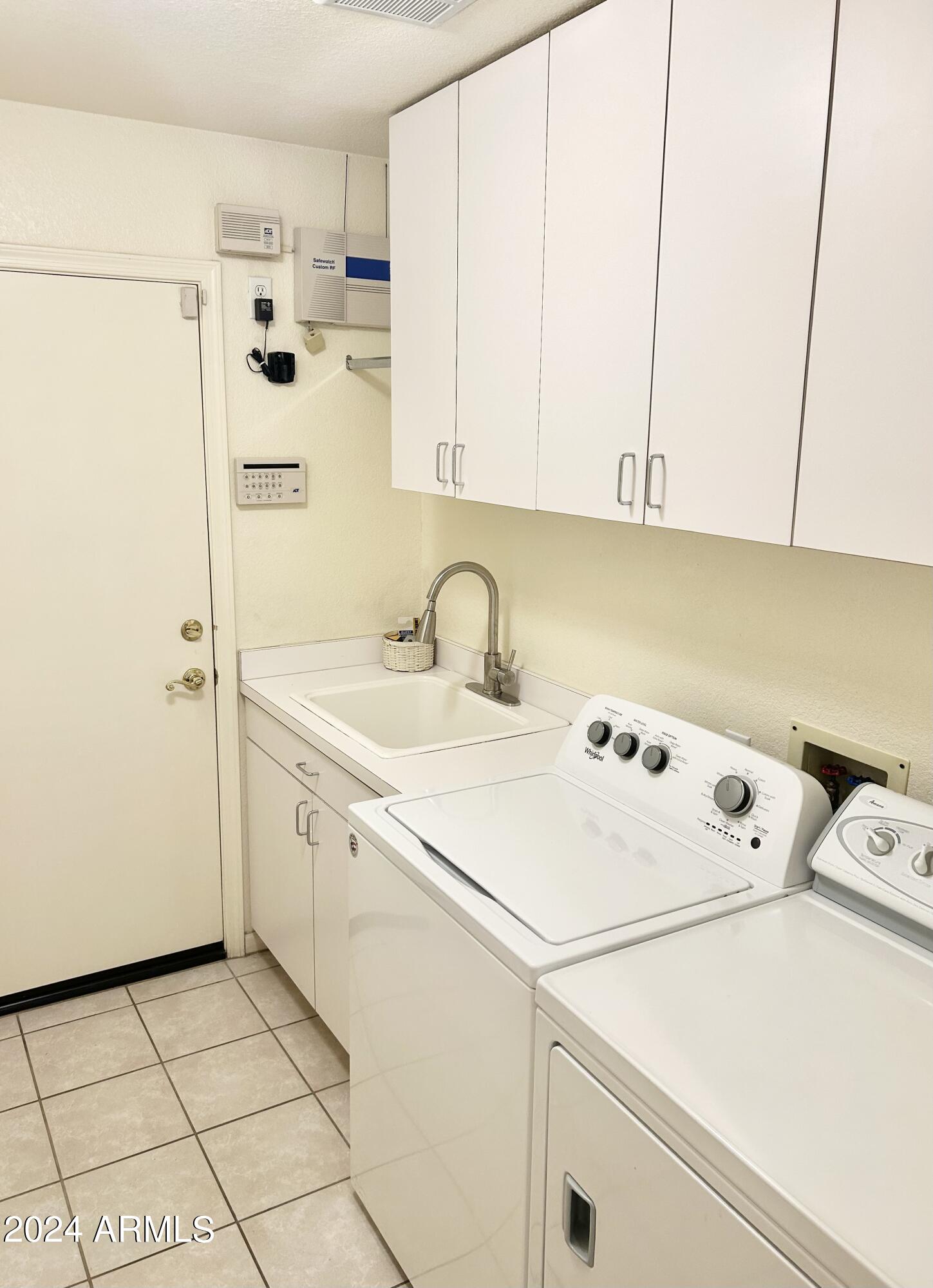 1075 East Shangri La Road Phoenix, AZ 85020 - Photo 32 of 44 FAA029D1-BB4A-4A55-B5A7-9EEAF8FB7A82