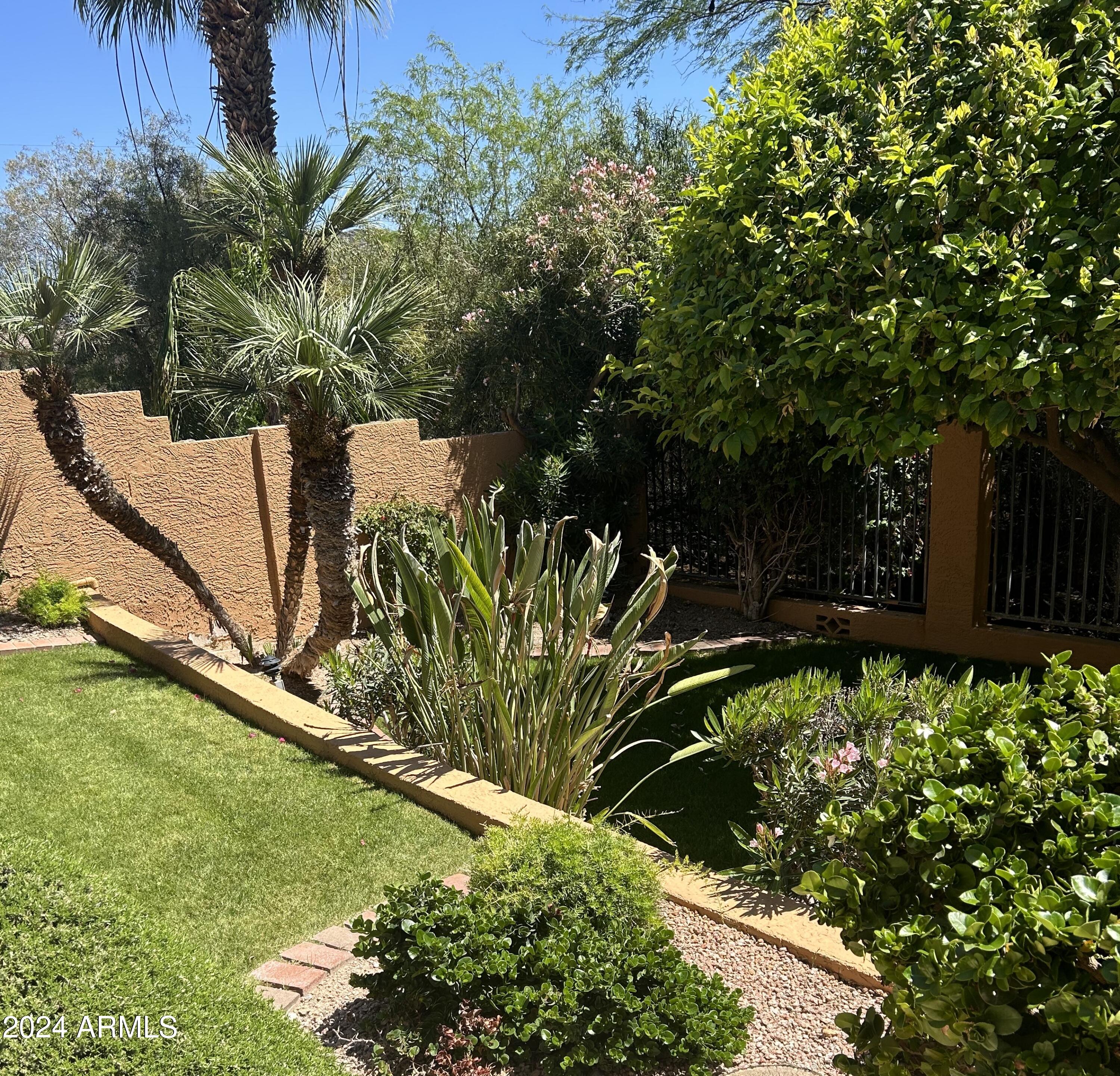 1075 East Shangri La Road Phoenix, AZ 85020 - Photo 41 of 44 9B7DC5BC-5C21-4A43-9827-A59F233BB40B