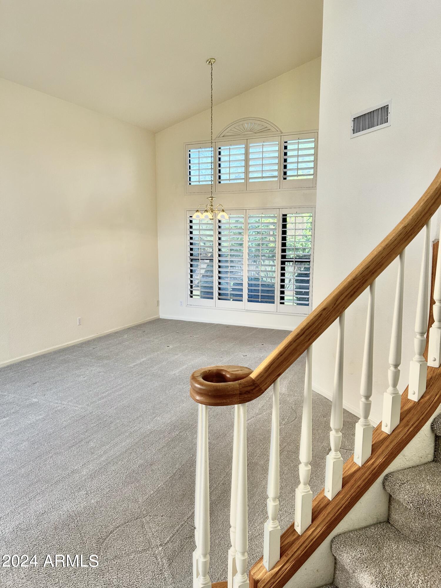 1075 East Shangri La Road Phoenix, AZ 85020 - Photo 8 of 44 88996274-B23F-4DD8-87BF-8A83179DA687