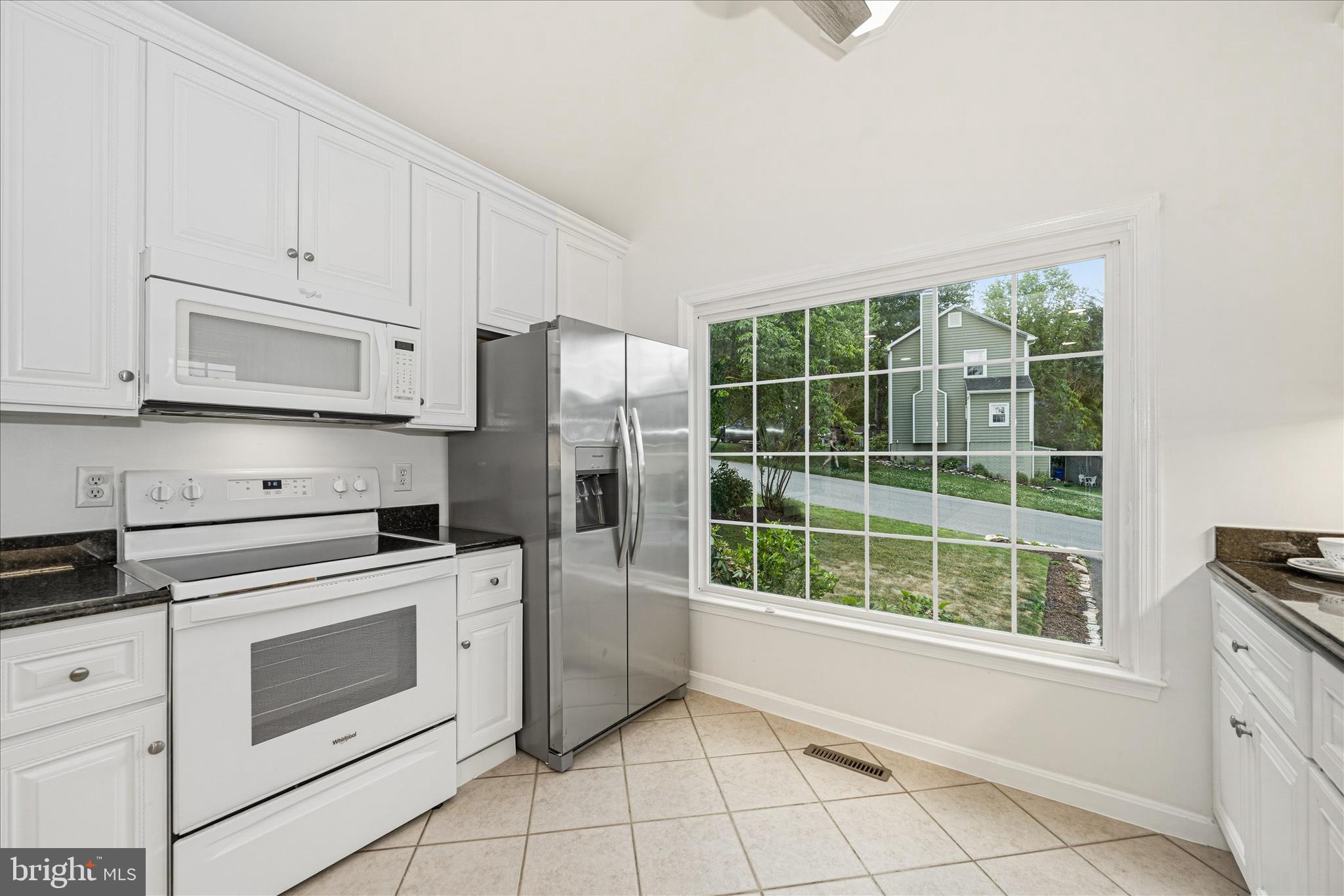6596 East Lakeridge Road New Market, MD 21774 - Photo 33 of 131 Kitchen
