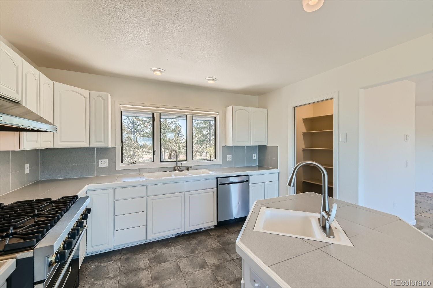 2800 East Ridge Road Elizabeth, CO 80107 - Photo 13 of 50 Gallery Image 13