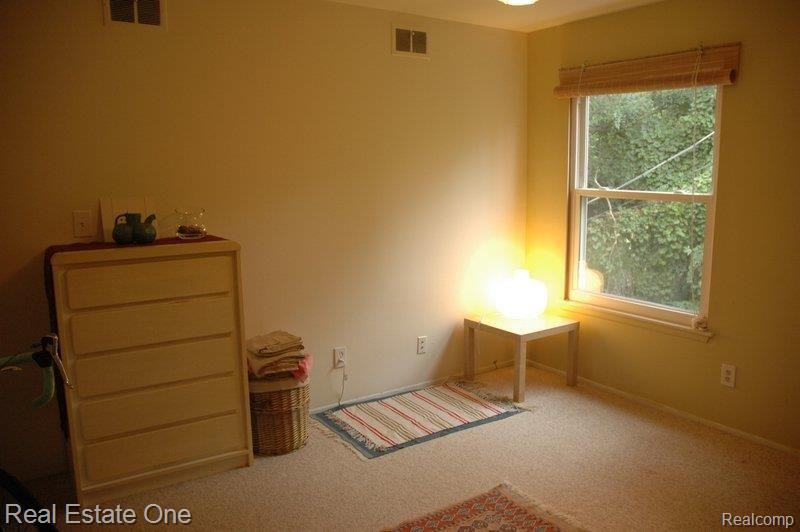 529 East University Drive, Unit 77 Rochester, MI 48307 - Photo 9 of 11 529-University-9.JPG
