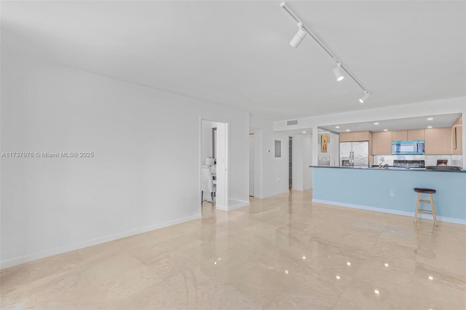 600 Northeast 36th Street, Unit 414 Miami, FL 33137 - Photo 6 of 51 a view of kitchen