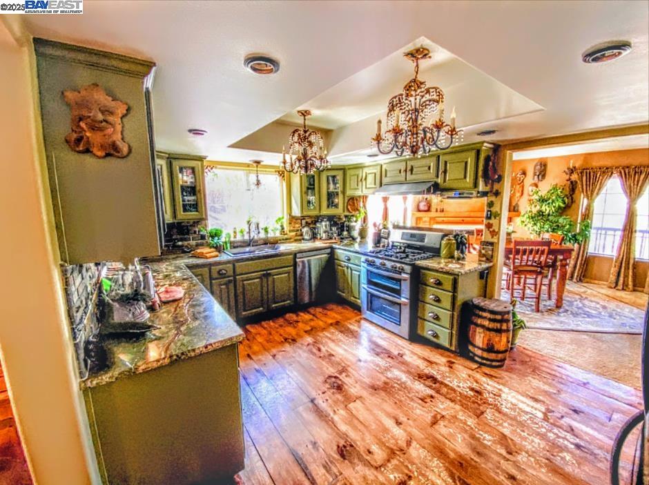 31733 Lake Meadow Road Acton, CA 93510 - Photo 19 of 24 a kitchen with lots of counter top space