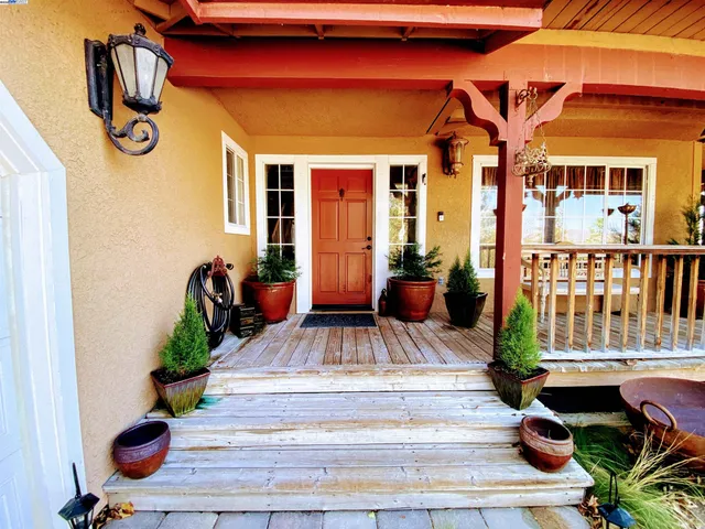 $892,999 | 31733 Lake Meadow Road, Acton, CA 93510