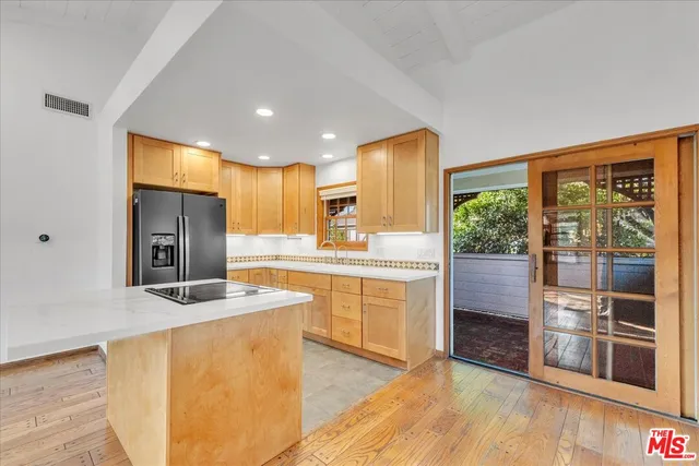 $2,995 | 13901 Albers Street, Sherman Oaks, CA 91401