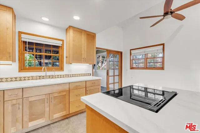 $2,995 | 13901 Albers Street, Sherman Oaks, CA 91401