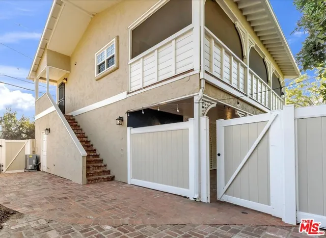 $2,995 | 13901 Albers Street, Sherman Oaks, CA 91401