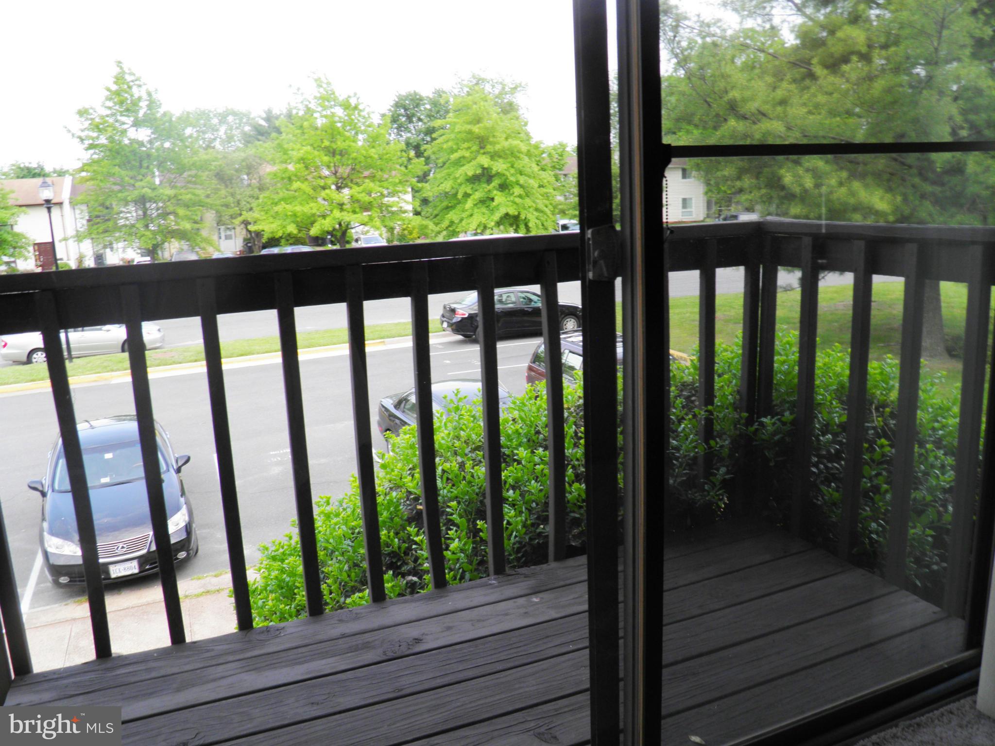 123 North Cottage Road Sterling, VA 20164 - Photo 21 of 27 Master Bedroom Personal Deck