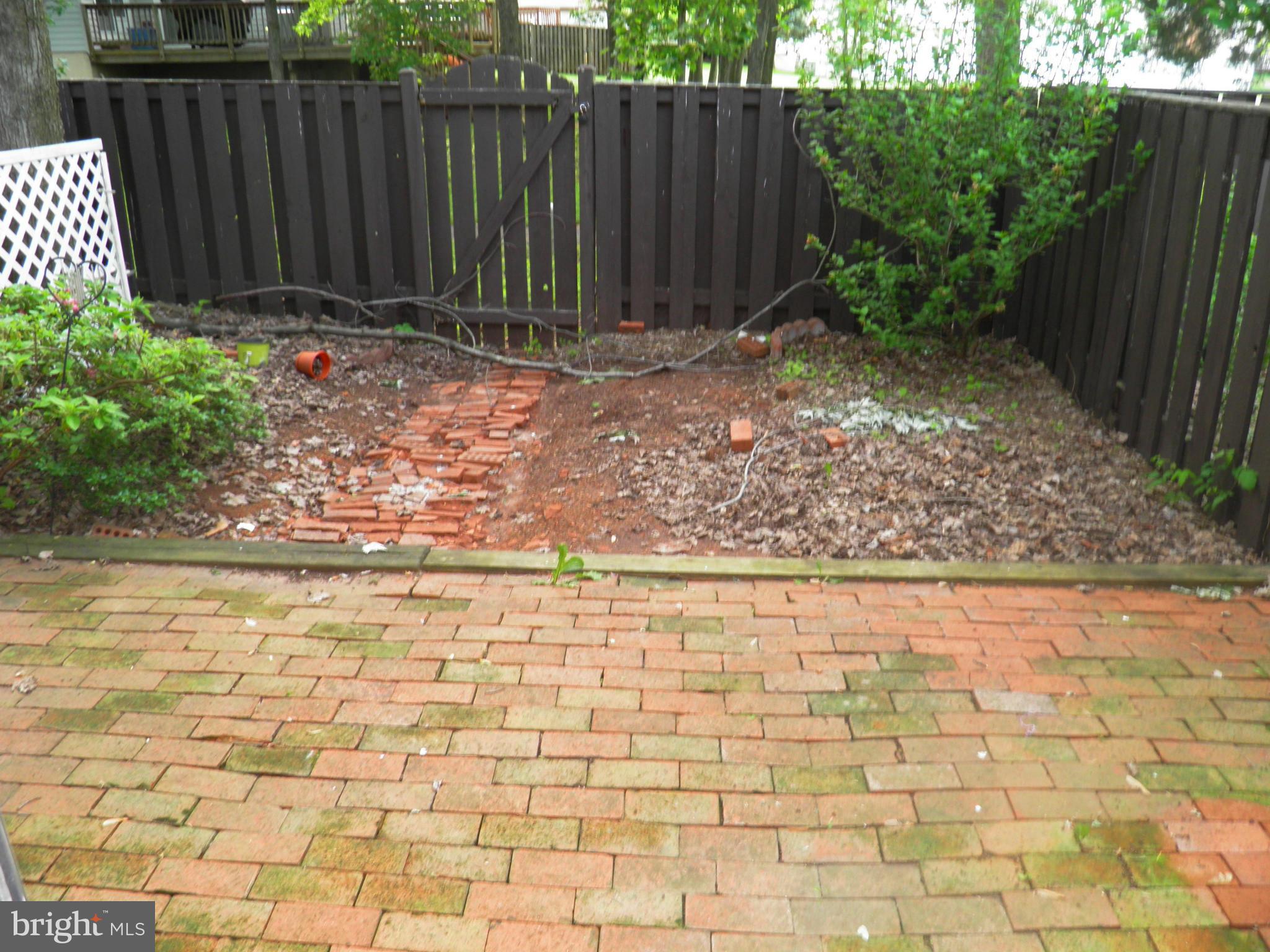 123 North Cottage Road Sterling, VA 20164 - Photo 23 of 27 Patio/backyard