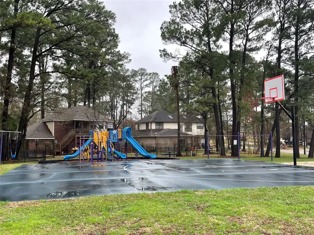 a view of park with entertaining space