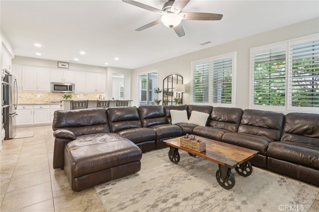 46102 Pinon Pine Way Temecula, CA 92592 - Photo 18 of 46 Living Room