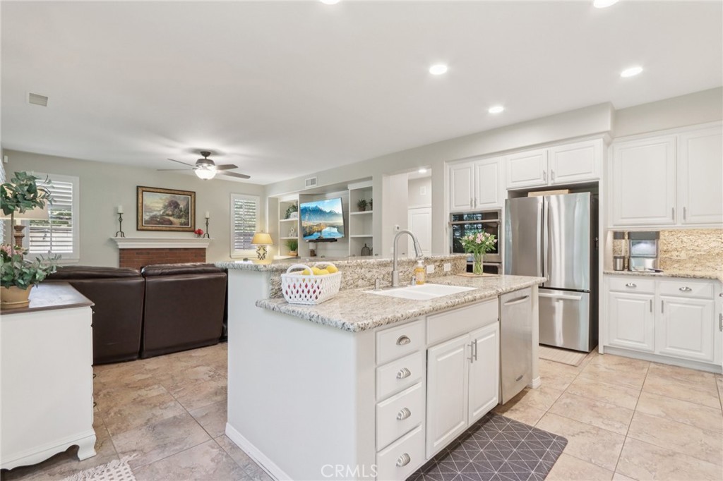 46102 Pinon Pine Way Temecula, CA 92592 - Photo 20 of 46 Kitchen