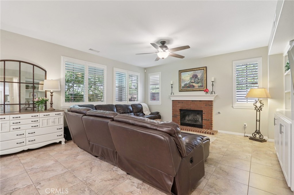 46102 Pinon Pine Way Temecula, CA 92592 - Photo 3 of 46 Living Room