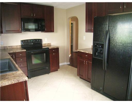 7100 New Carlisle Springfield, OH 45504 - Photo 4 of 15