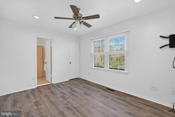 $2,650 | 9594 Inverary Court, Lorton, VA 22079