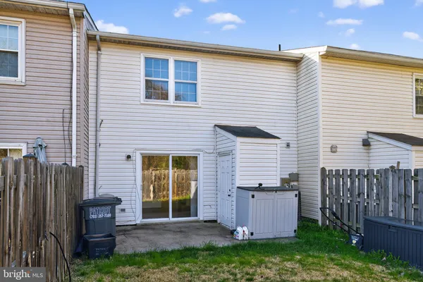 $2,650 | 9594 Inverary Court, Lorton, VA 22079