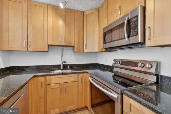$2,650 | 9594 Inverary Court, Lorton, VA 22079