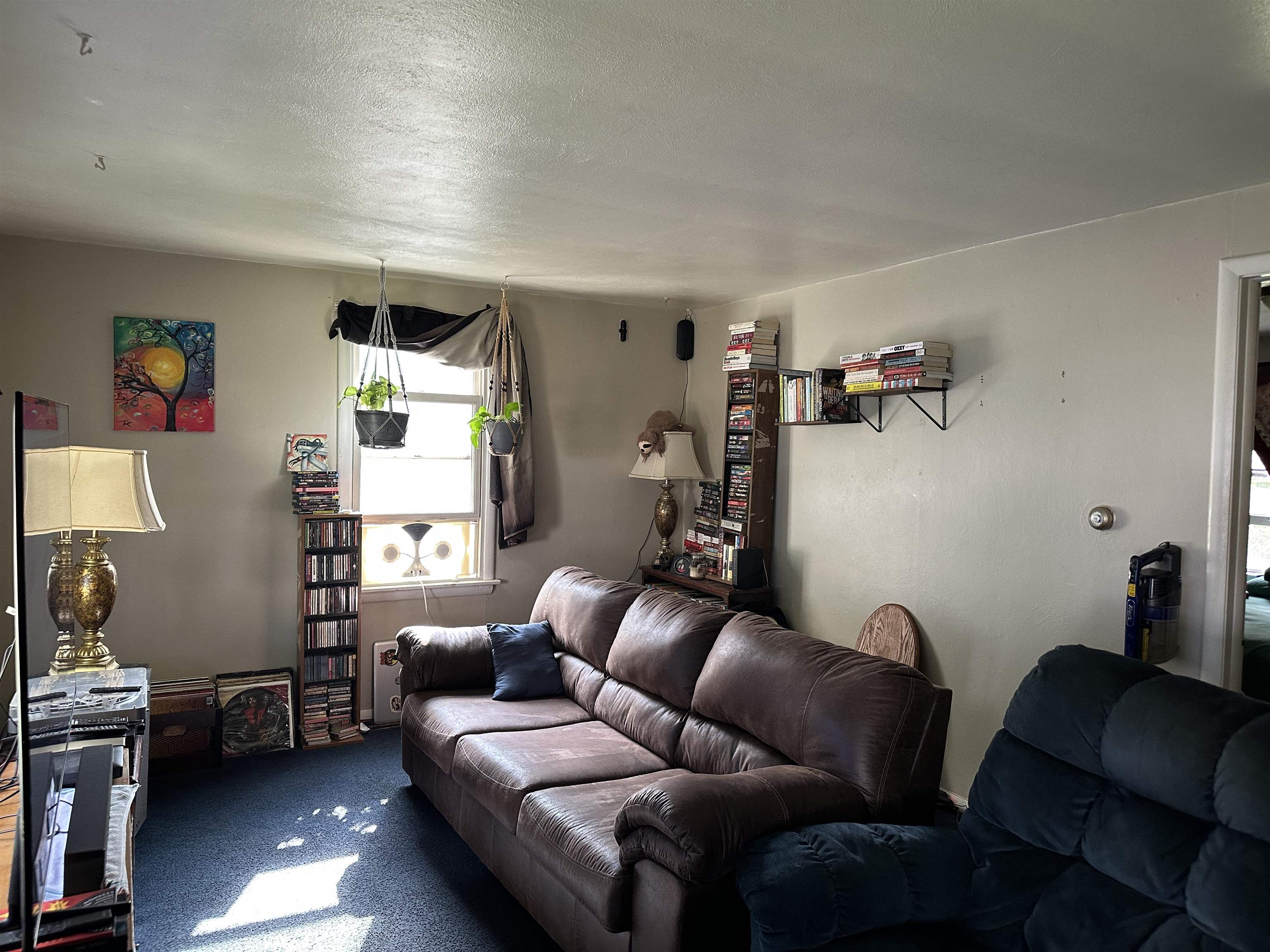 627 West Homer Street Freeport, IL 61032 - Photo 5 of 15 a living room with furniture and a couch