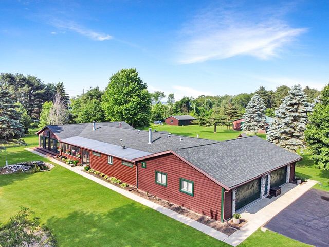 2651 Theatre Road, Williams Bay, WI 53191