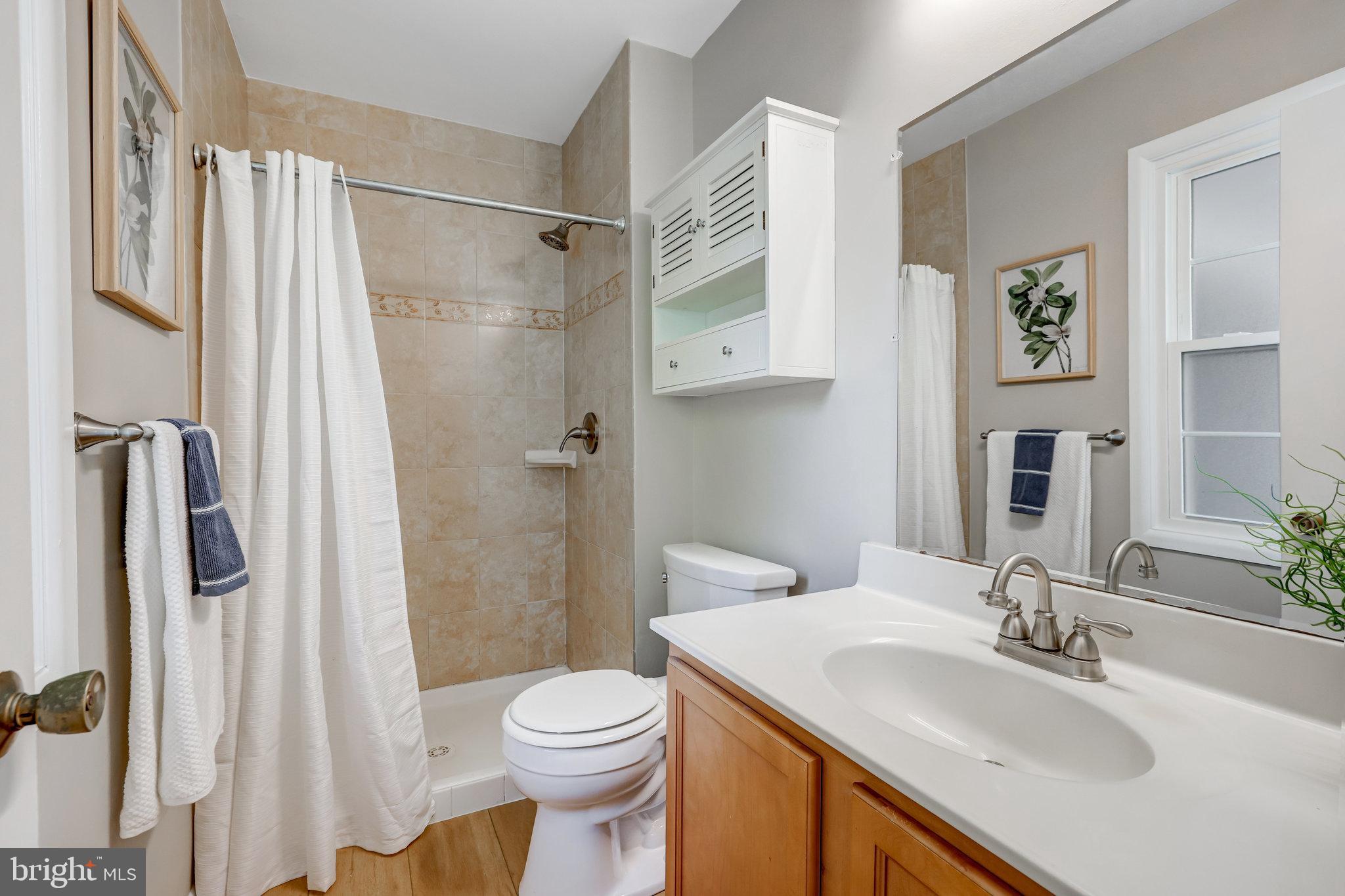 13154 Morning Spring Lane Fairfax, VA 22033 - Photo 25 of 38 Primary En-Suite