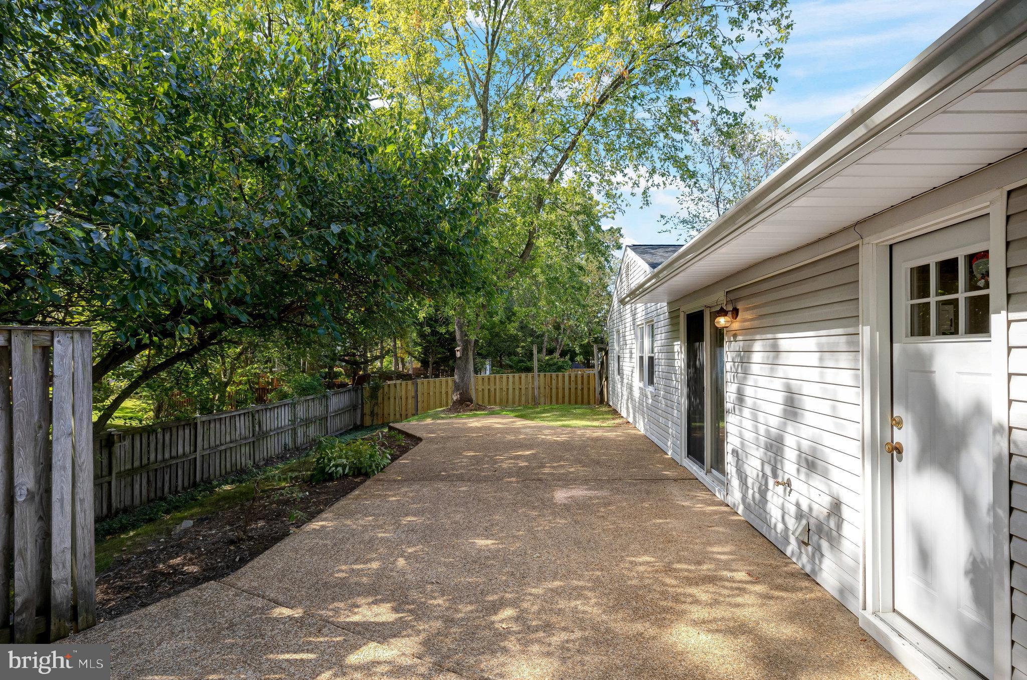 13154 Morning Spring Lane Fairfax, VA 22033 - Photo 35 of 38 Patio