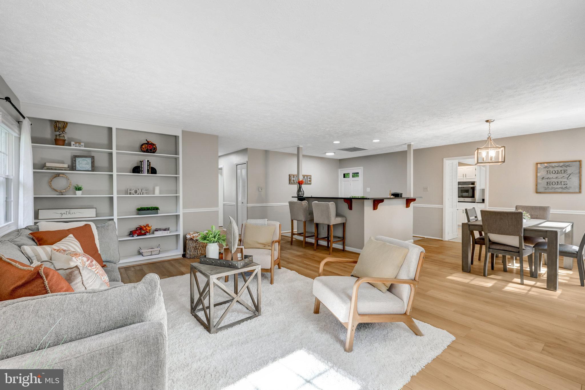 13154 Morning Spring Lane Fairfax, VA 22033 - Photo 6 of 38 Main Living Areas