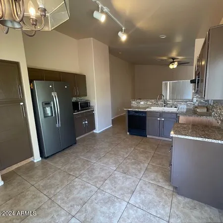 $1,750 | 6324 North 79th Lane, Glendale, AZ 85303