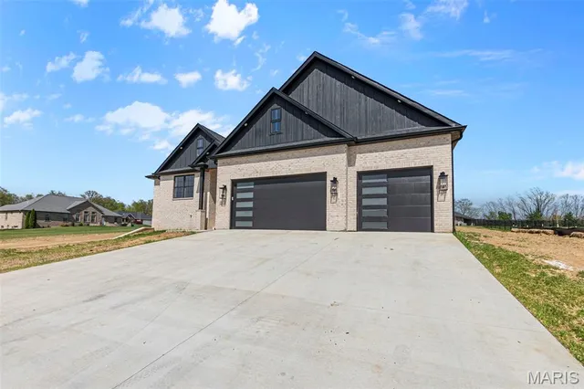 $694,900 | 1614 Warren Lake Drive, Jackson, MO 63755
