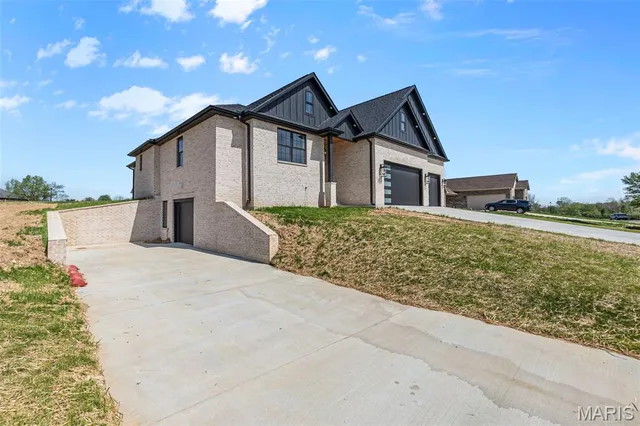 $694,900 | 1614 Warren Lake Drive, Jackson, MO 63755