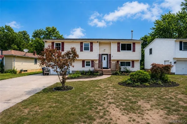 $234,900 | 14 East Park Drive, Lockport City, NY 14094