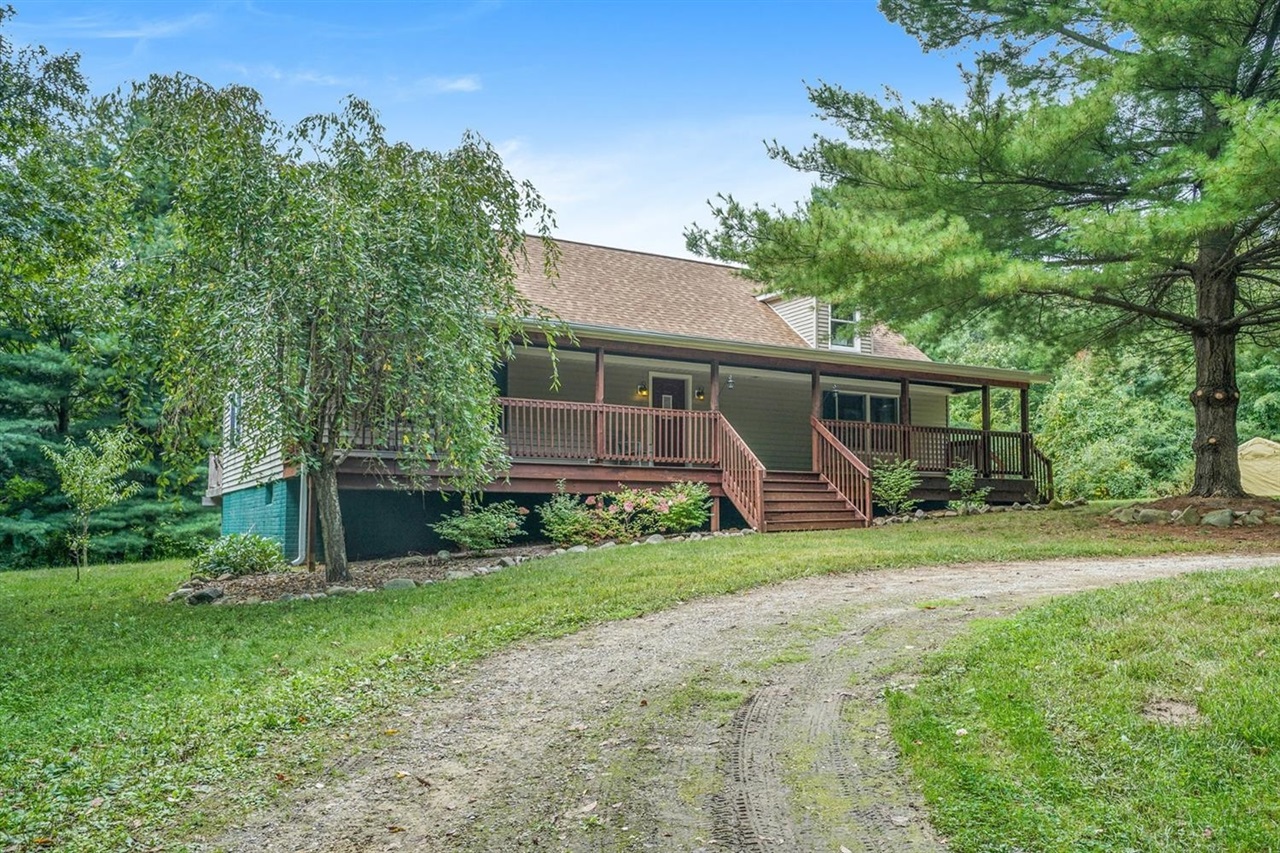 5674 Seymour Road Jackson, MI 49201 - Photo 2 of 35
