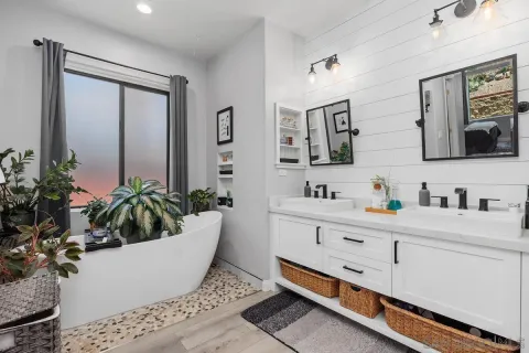 $1,499,000 | 4670 Meadow Drive, Carlsbad, CA 92010