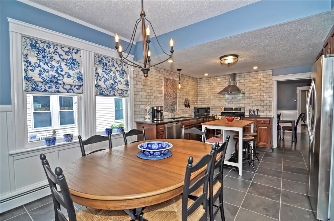 519 Prospect Street Woonsocket, RI 02895 - Photo 4 of 34