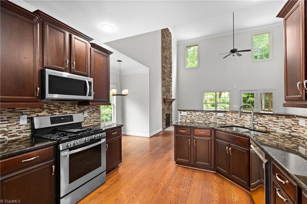 5041 Bennington Way High Point, NC 27262 - Photo 8 of 50