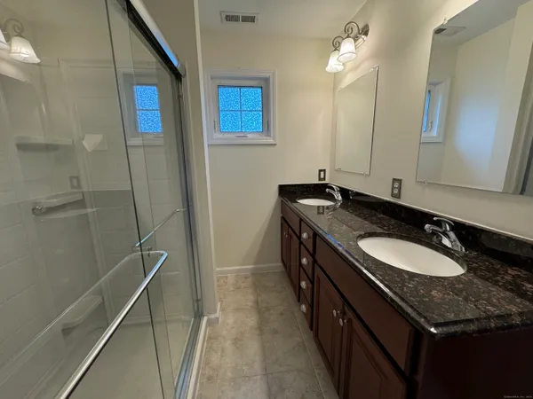 $3,300 | 24 Oak Branch Drive, Unit 24, Brookfield, CT 06804