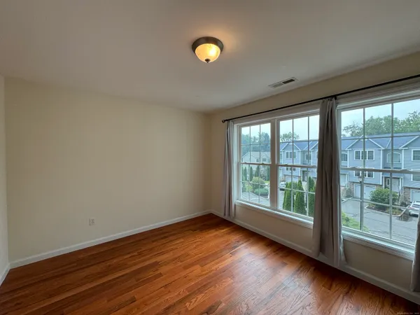 $3,300 | 24 Oak Branch Drive, Unit 24, Brookfield, CT 06804