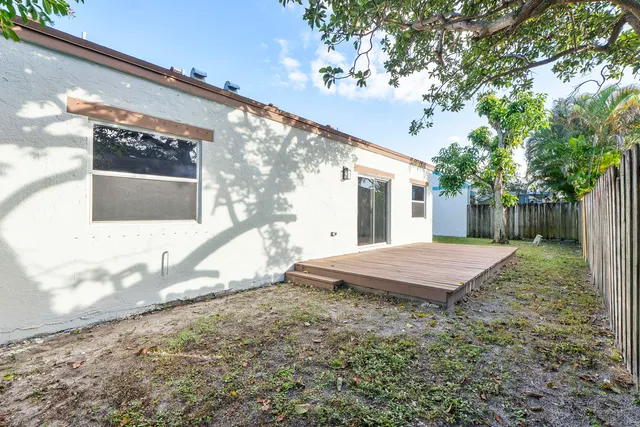 $460,000 | 1410 Southwest 85th Avenue, Pembroke Pines, FL 33025