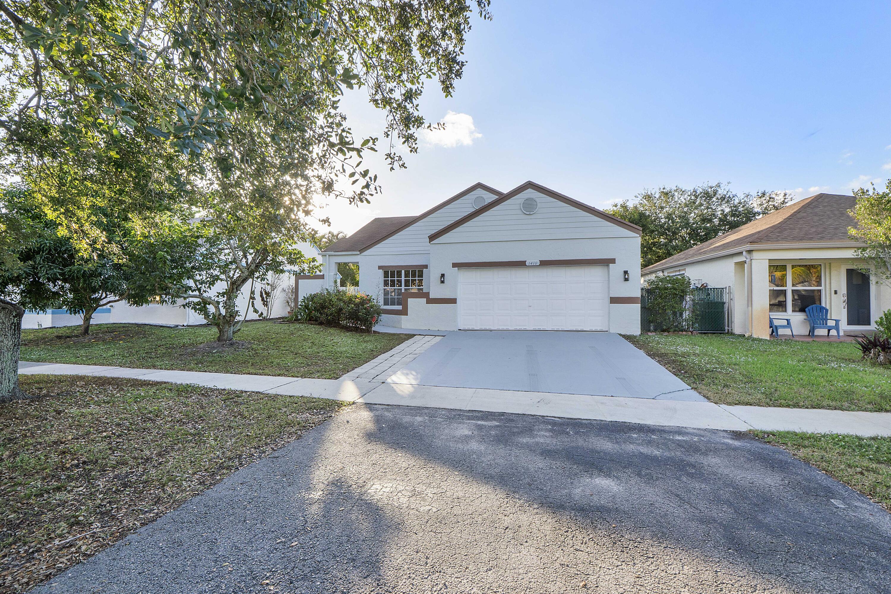 1410 Southwest 85th Avenue Pembroke Pines, FL 33025 - Photo 38 of 39 1410 Sw 85th Ave_036