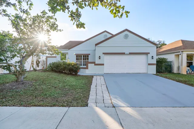 $460,000 | 1410 Southwest 85th Avenue, Pembroke Pines, FL 33025