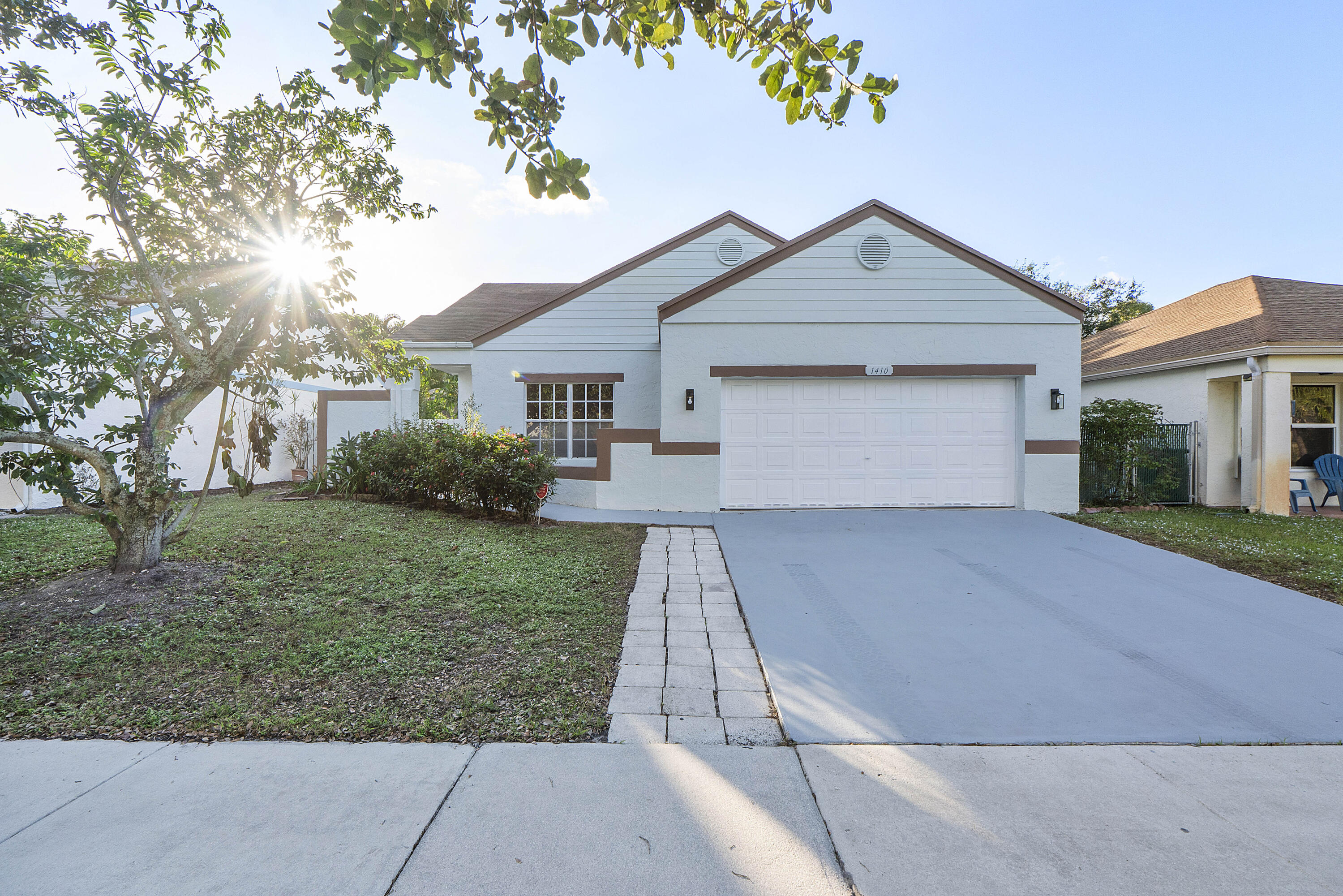 1410 Southwest 85th Avenue Pembroke Pines, FL 33025 - Photo 5 of 39 1410 Sw 85th Ave_035